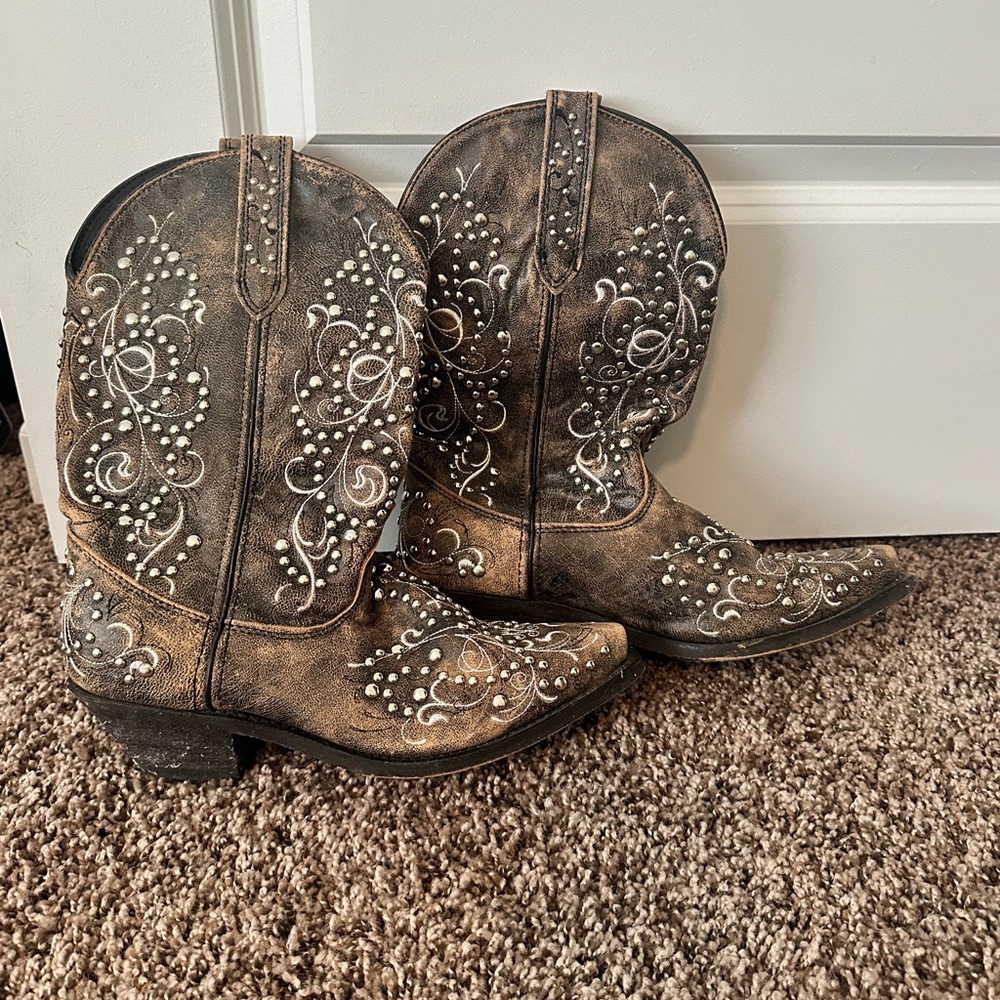 Studded Embroidered Western Ankle Boots - Brown - Picture 4 of 7